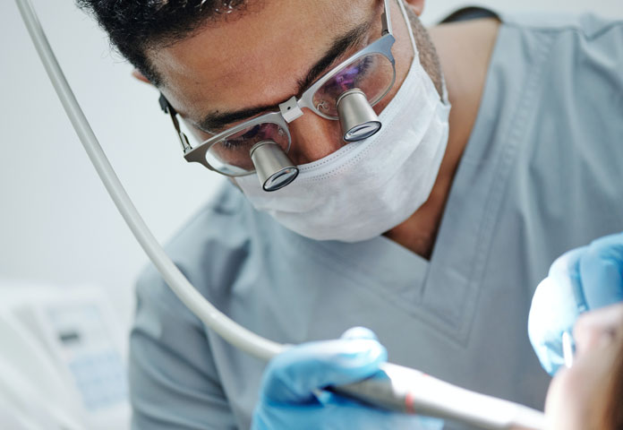 How Do Emergency Dentists Differ From Cosmetic Dentists?